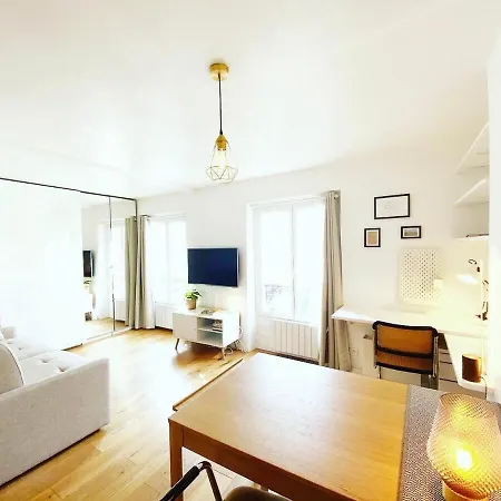 Au Calme Sur Jardin Tres Bel Lumineux Apartment